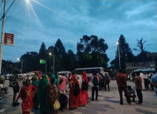 बास नपाएपछि लघुवित्तपीडित सडकमै रात बिताउन बाध्य