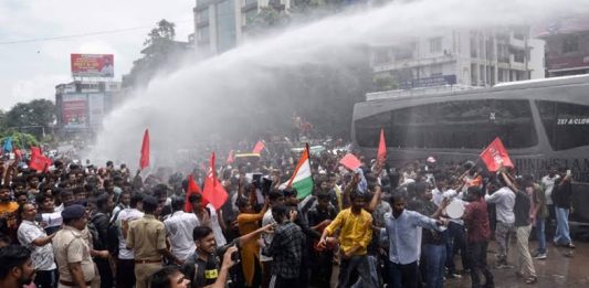 कक्रोच पार्टीको ‘संसद् मार्च’ ले गर्माएको भारतीय राजनीति