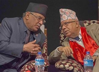 माधवसँगको छलफलपछि प्रचण्डले प्रदेश सरकारबारे निर्णय गर्ने